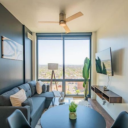 Апартаменты Detailed 2Bd, Highrise Dt, Pool, Gym, Parking, Sleeps 8 Феникс Экстерьер фото