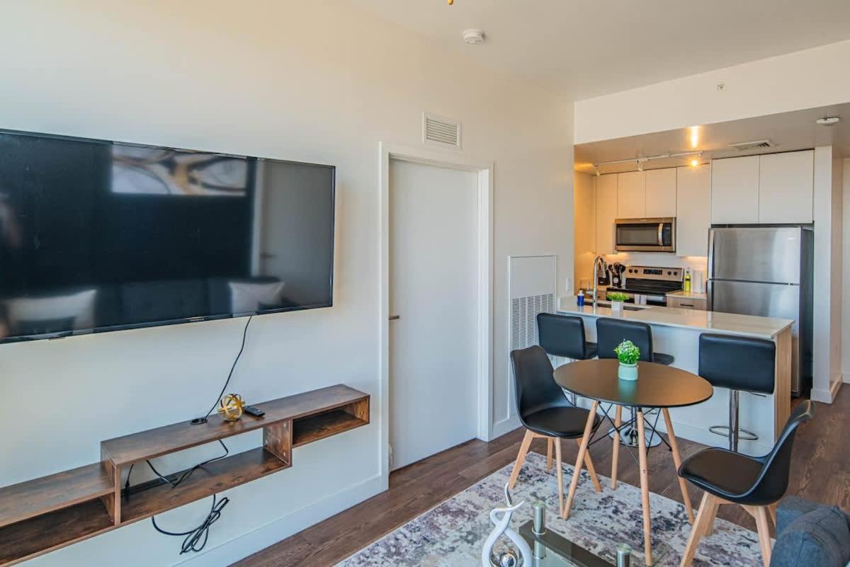 Апартаменты Detailed 2Bd, Highrise Dt, Pool, Gym, Parking, Sleeps 8 Феникс Экстерьер фото