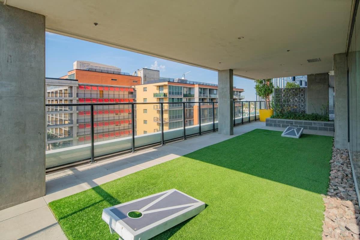 Апартаменты Detailed 2Bd, Highrise Dt, Pool, Gym, Parking, Sleeps 8 Феникс Экстерьер фото