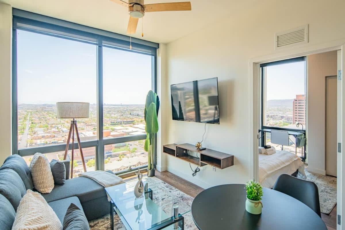 Апартаменты Detailed 2Bd, Highrise Dt, Pool, Gym, Parking, Sleeps 8 Феникс Экстерьер фото