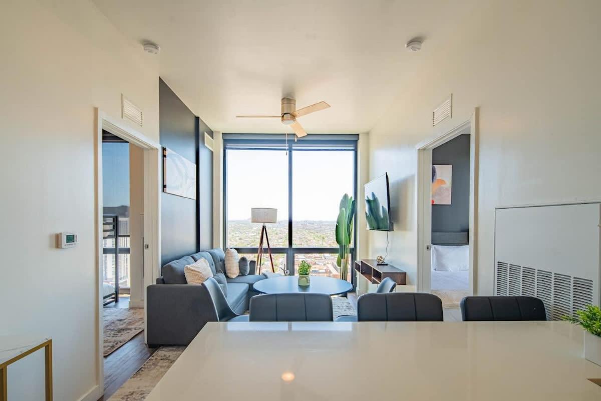 Апартаменты Detailed 2Bd, Highrise Dt, Pool, Gym, Parking, Sleeps 8 Феникс Экстерьер фото